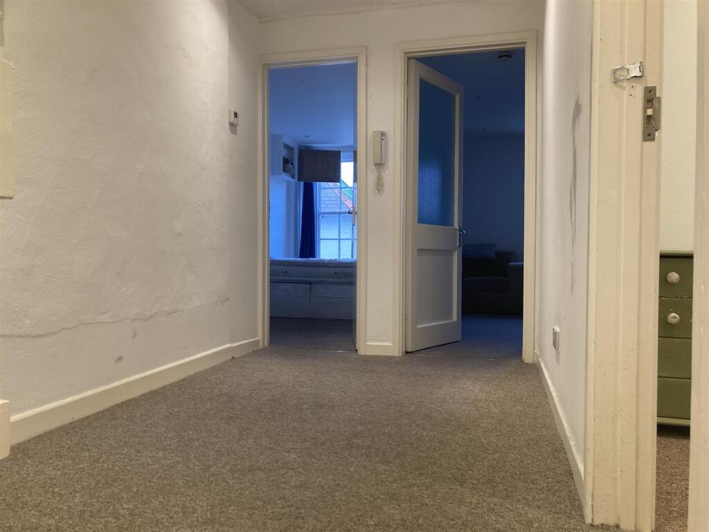 Hallway.jpg