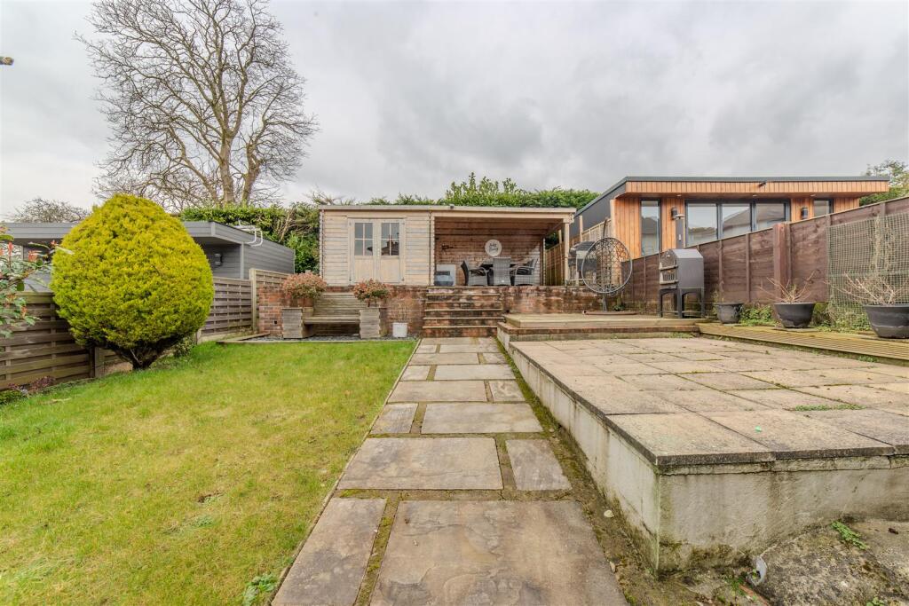 15 Beechcroft Road-23.jpg