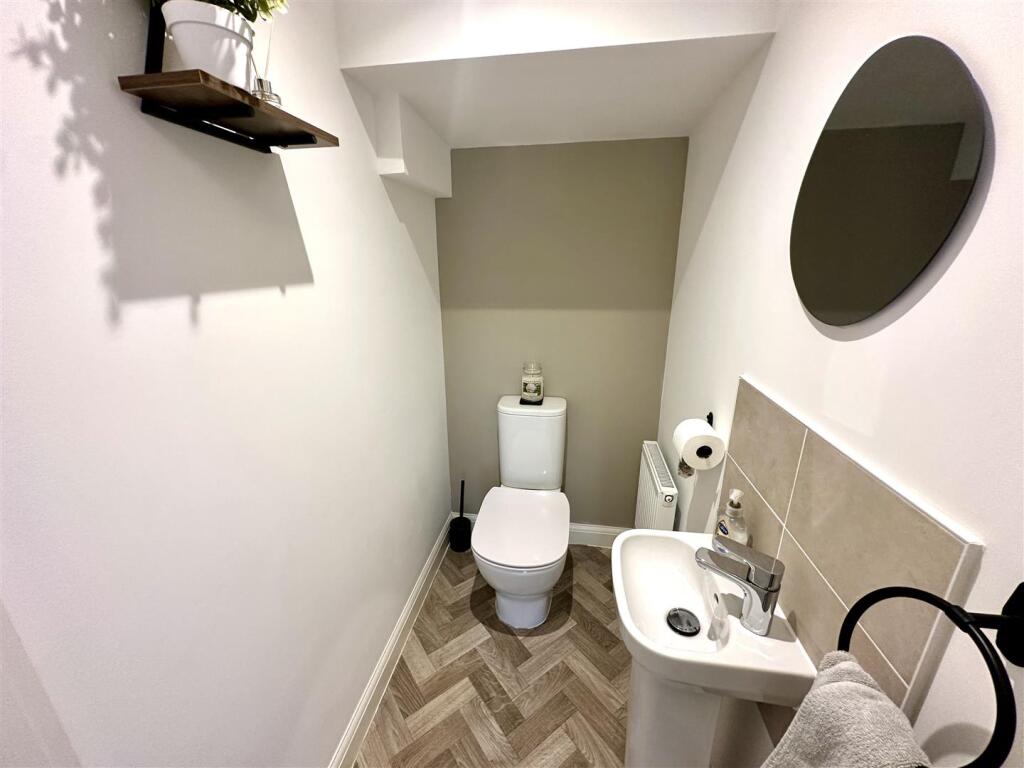 CLOAKROOM/WC