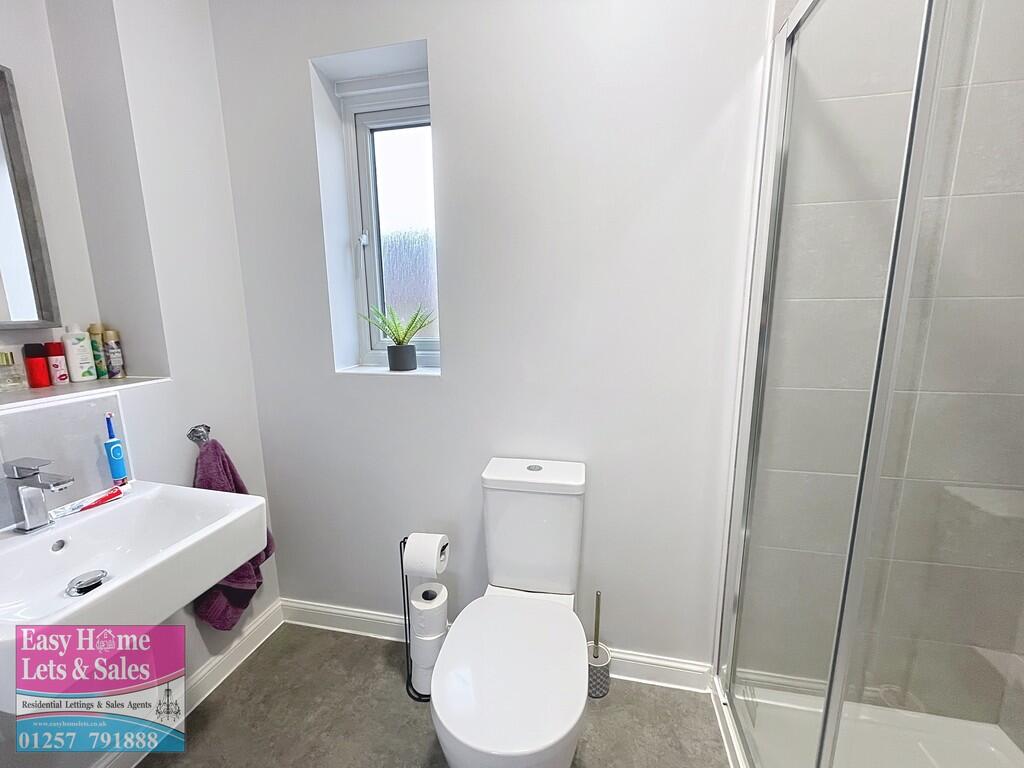 Bedroom Two En-Su...