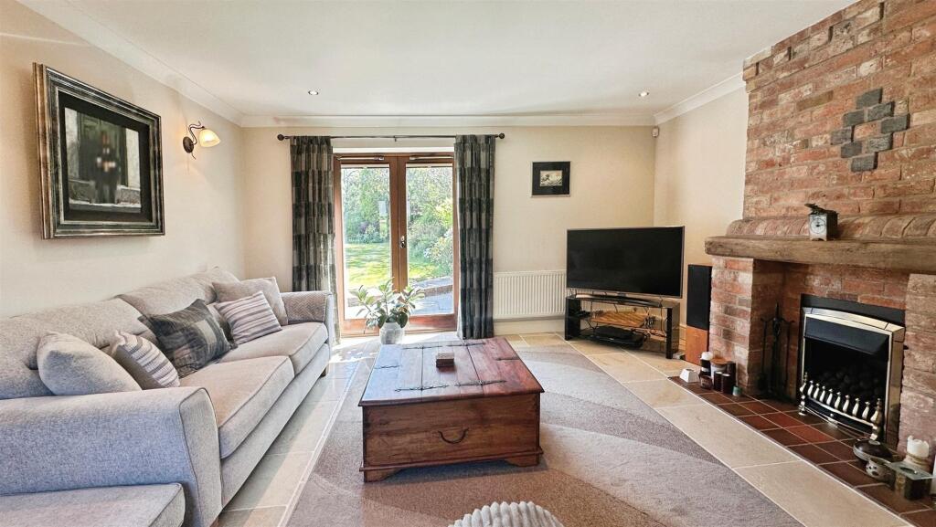 43245917--42F7-99BB-FA333AC41560-40577-00000CE40E3