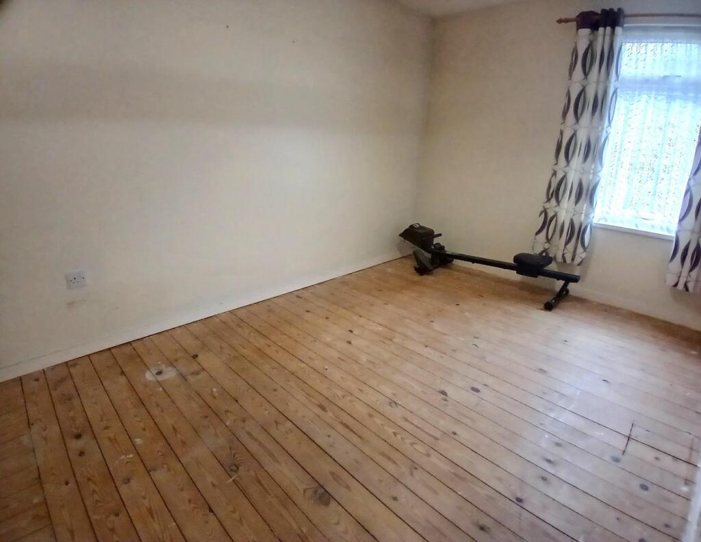 Bed 1.jpg