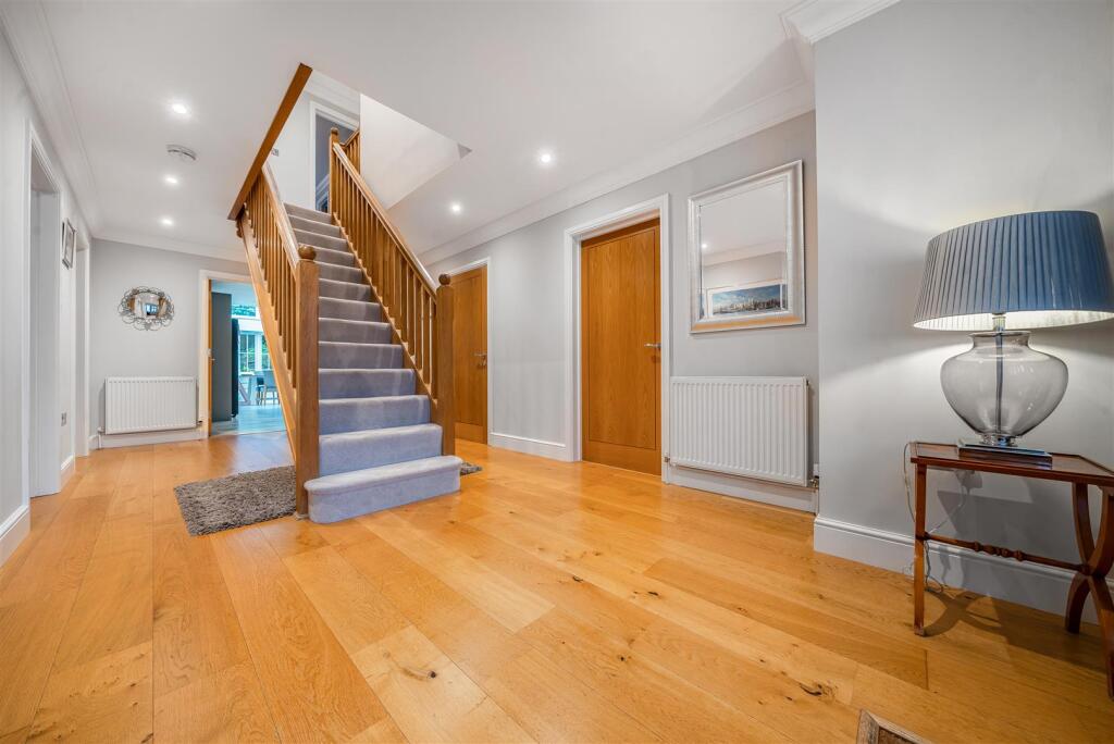 Entrance Hallway.jpg