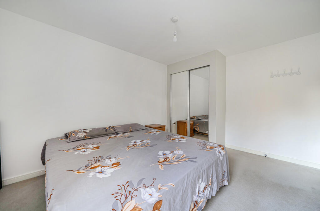 1376370-3-690a116...