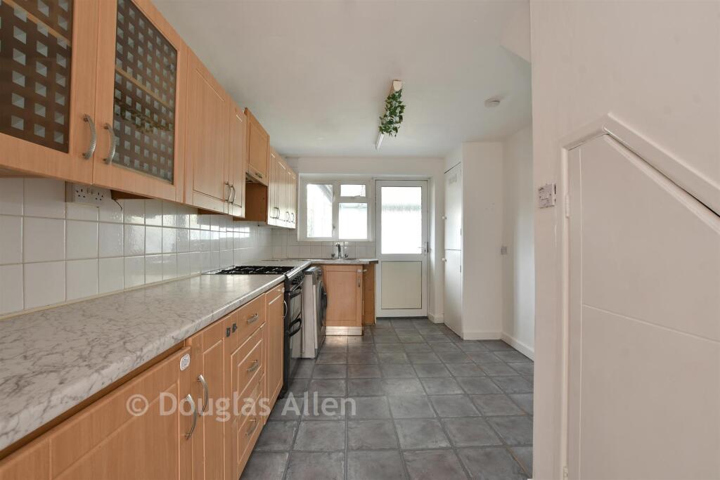 Kitchen/ Breakfast Room