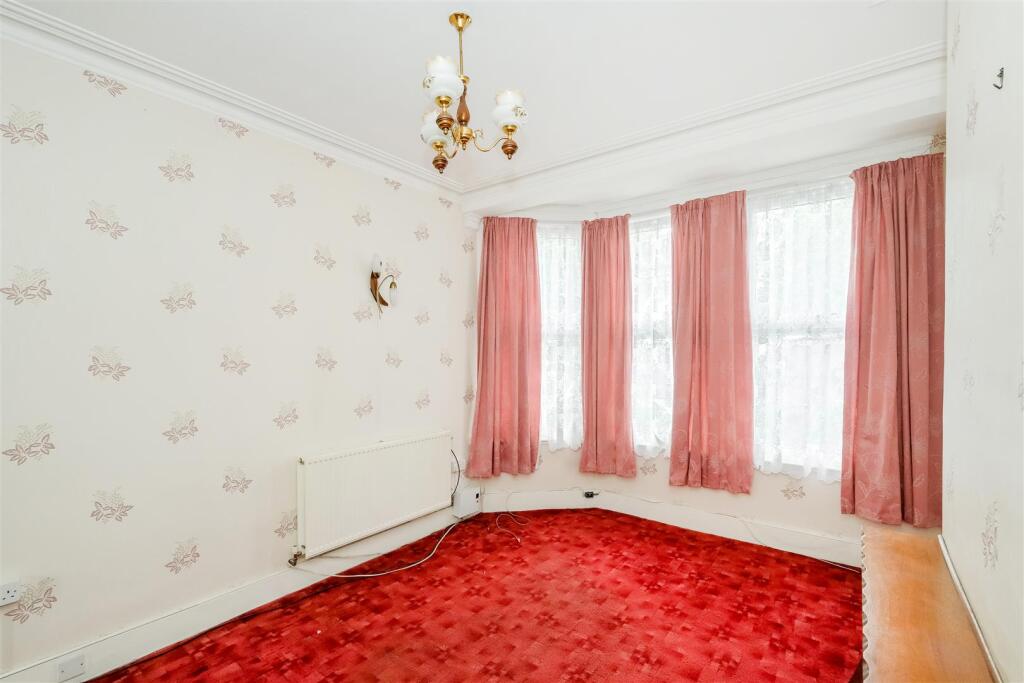 38 Henniker gardens-31.jpg