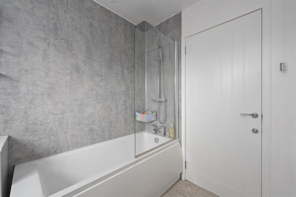 17KingsDrive027.JPG