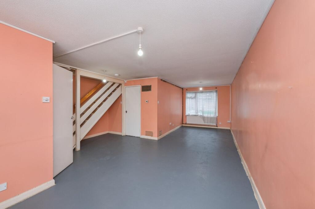 60 Madells, Epping, Essex CM16 4NW
