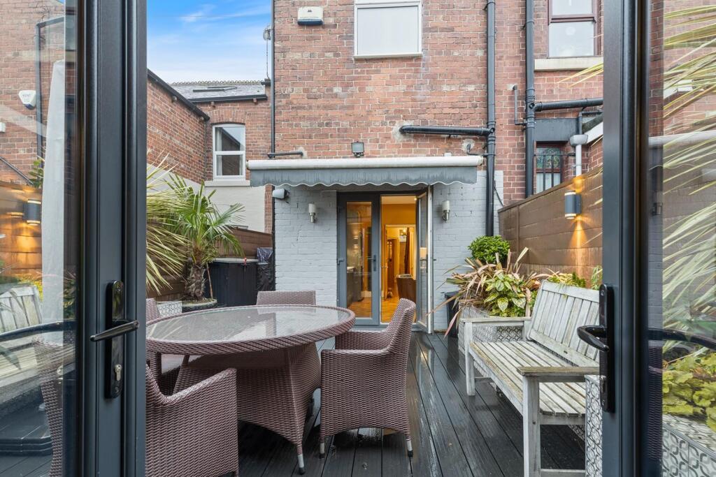 29 Victoria Crescent, Barnsley 15_297.jpg