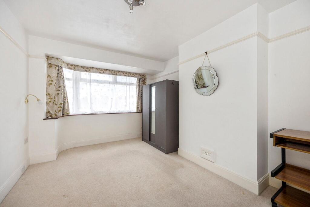 Applesham Avenue 25 BEDROOM 2.jpeg