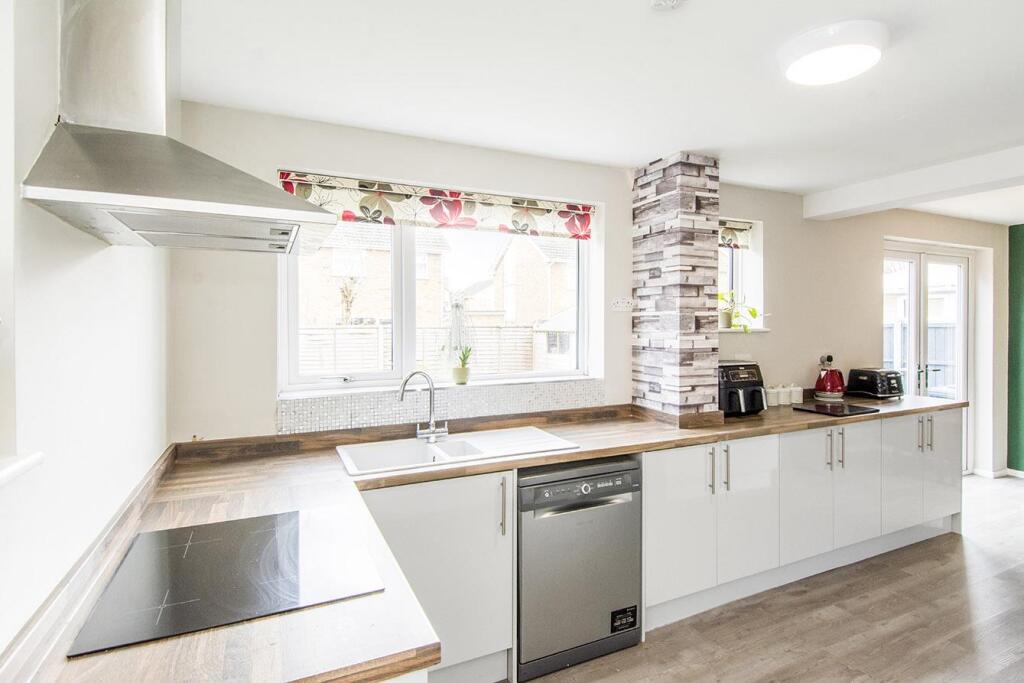 (Kitchen Area Photo)