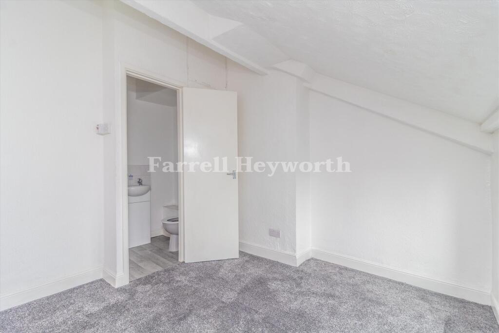 Second Floor Rear Be