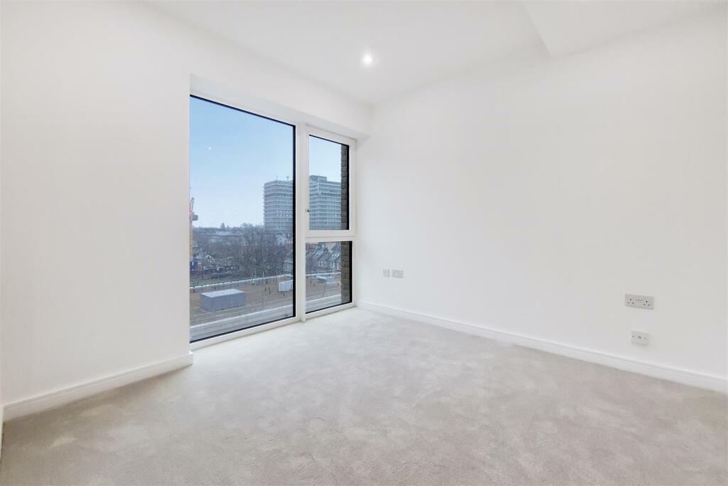 2_Main Bedroom-0.jpg