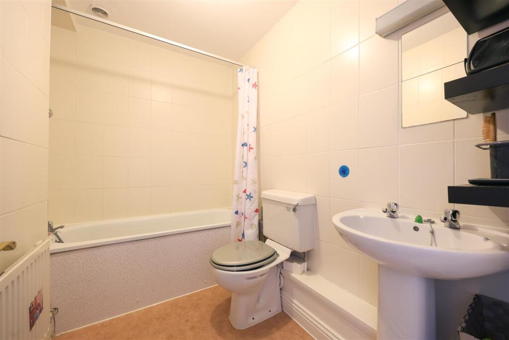 2 Worrall Place 8.JPG