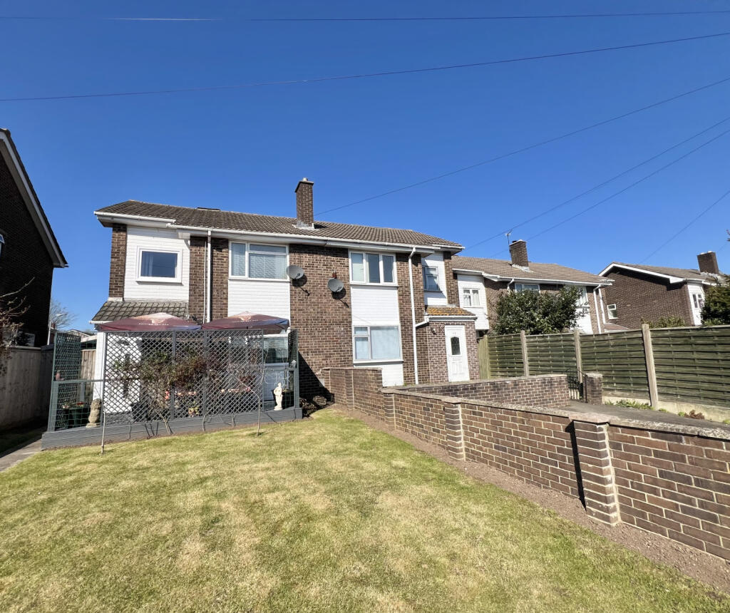 HIGH SPECIFICATION, 3 Bedroom Home situated in a 