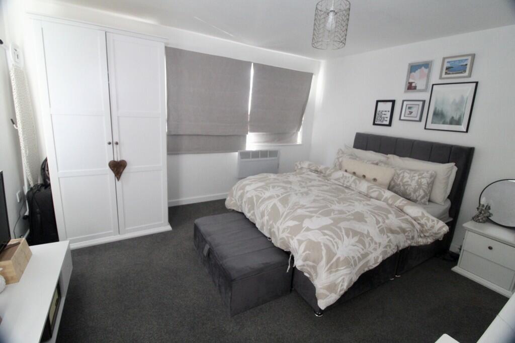 C7835F7C-7579-415...