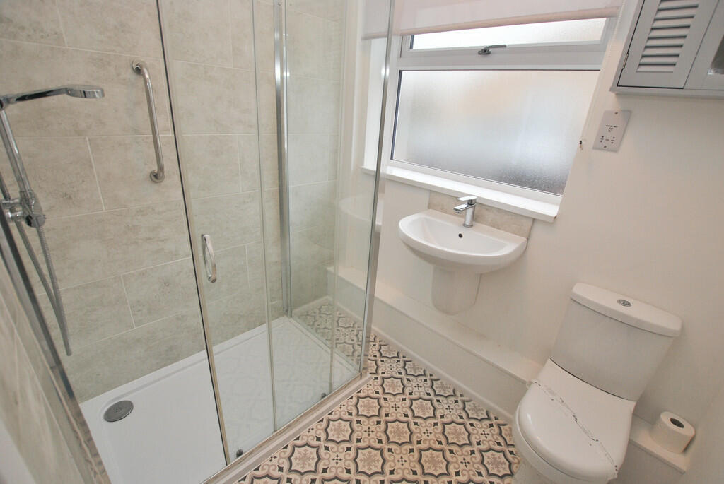 Shower Room_edite...