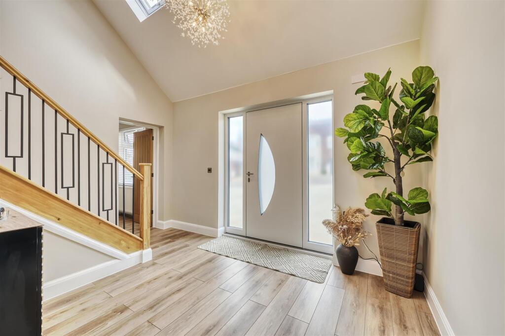 -4 St Marys Rushden-90_HDR-06.jpg