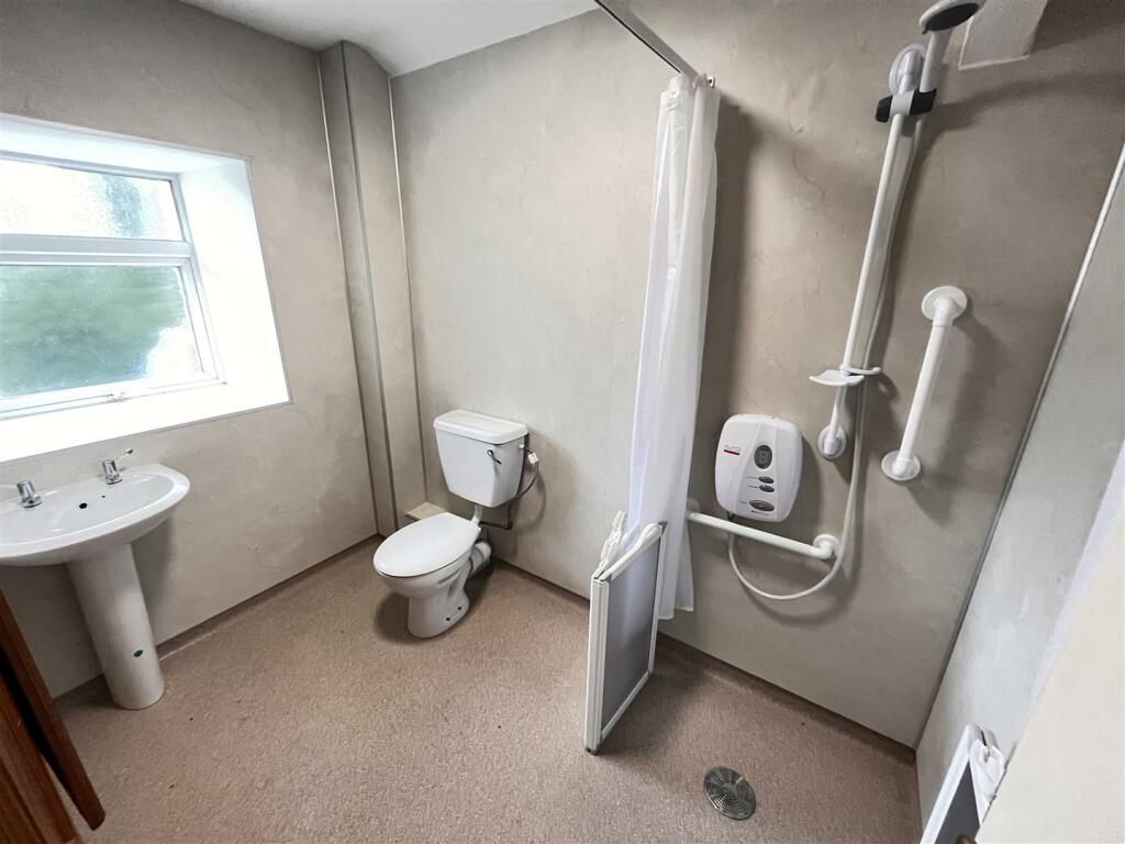 WET ROOM/SHOWER ROOM