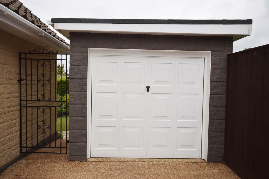 Garage.JPG