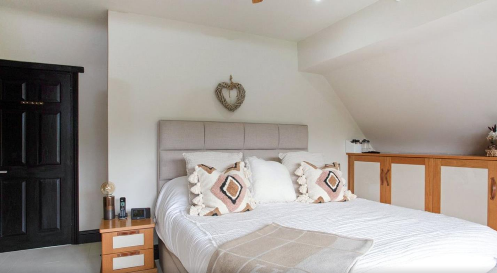 17Bedroom 1.png