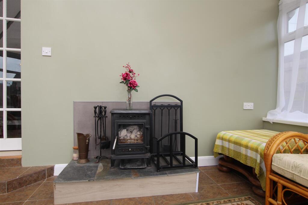 Log Burner.JPG