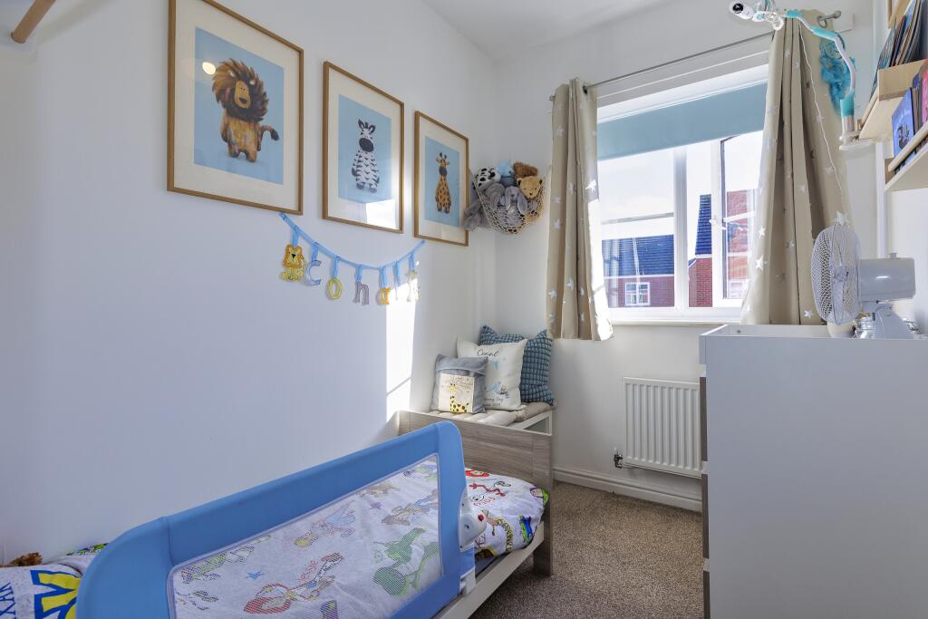 83 Garston cresent-30