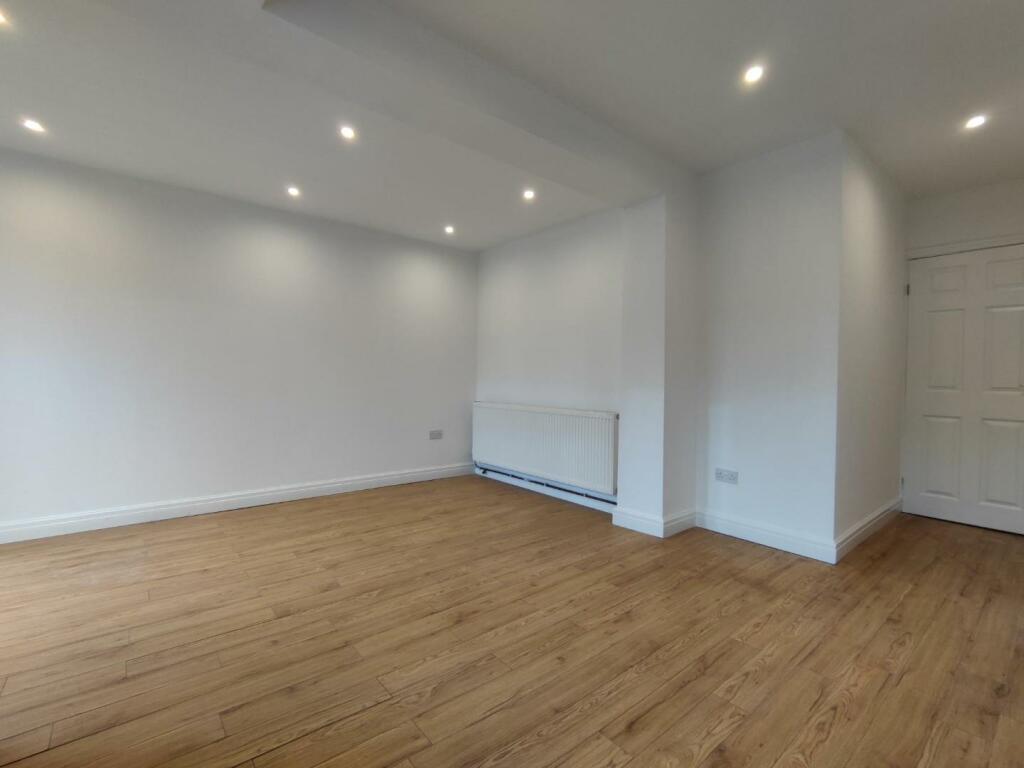 Dining Kitchen Aspect 3