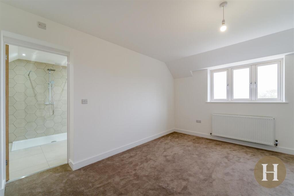 Hadleigh Estate Agents-43.jpg
