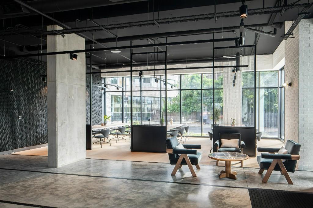Entrance/workspace