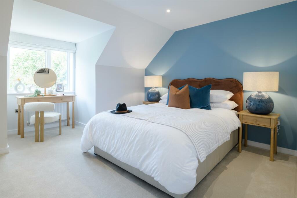 Principal Suite Bed