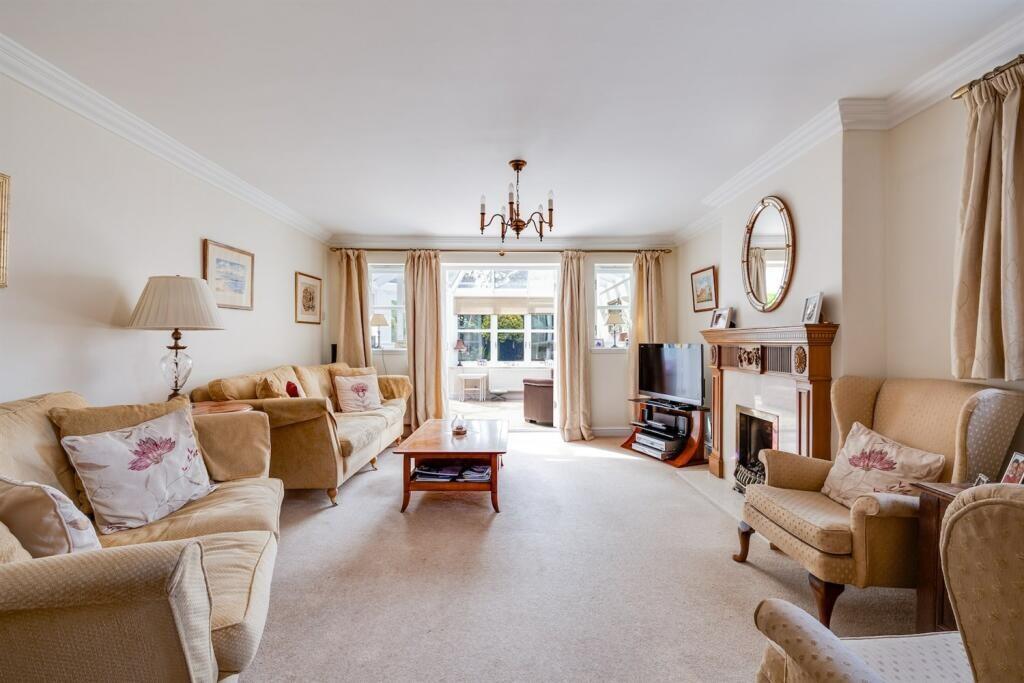 219374_967273_IMG...