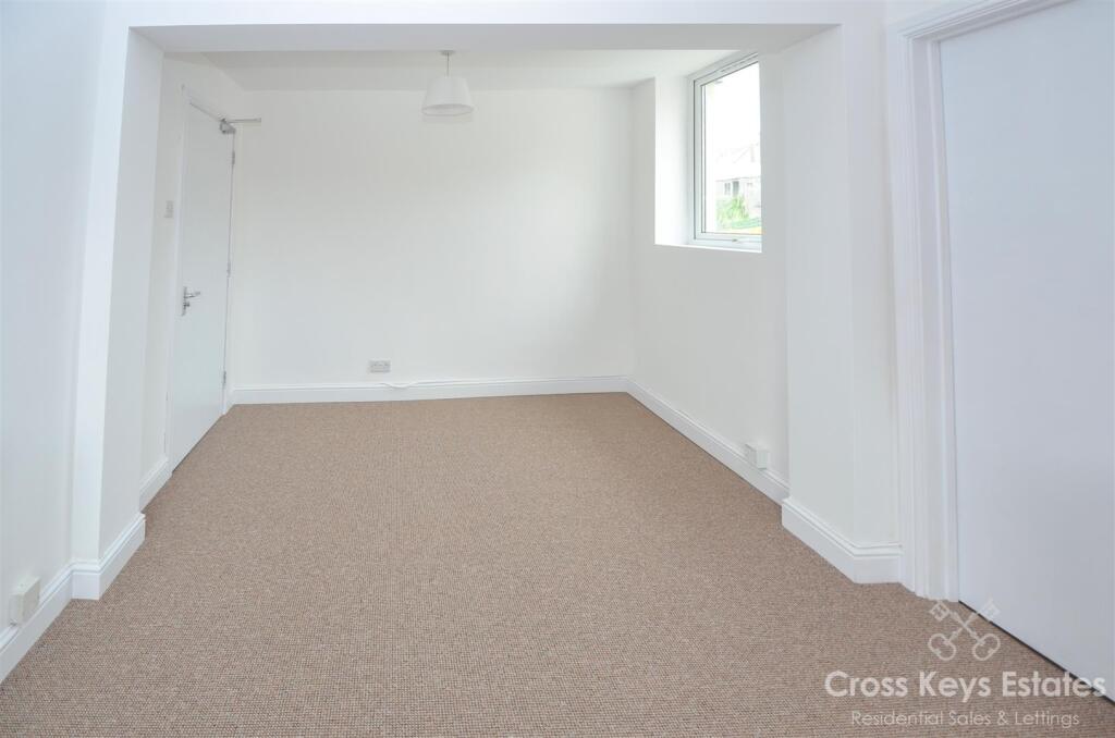 Sitting Room/Kitchen