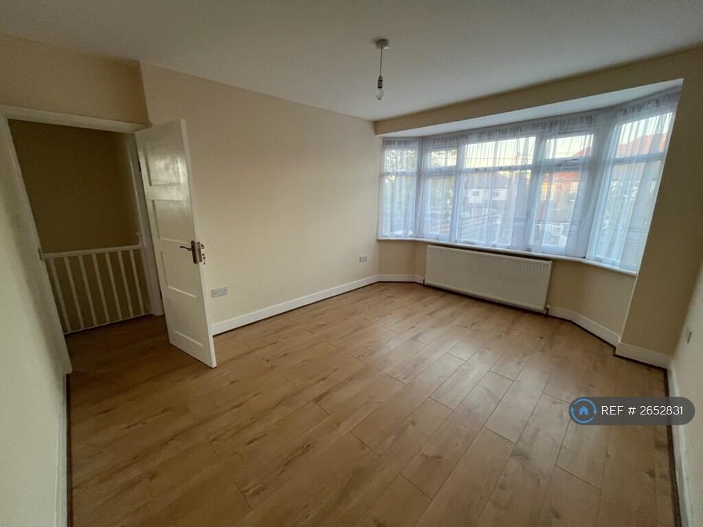 Upstairs Bedroom 1