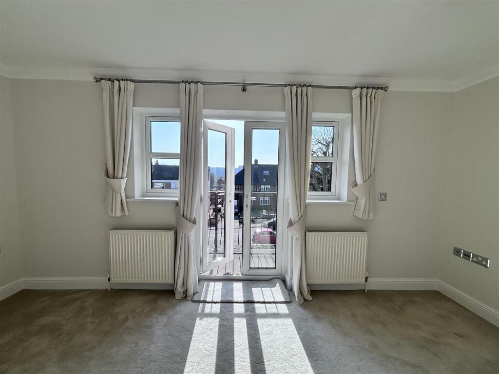 customer_1-branch_3-client_10774-sale_property-IMG