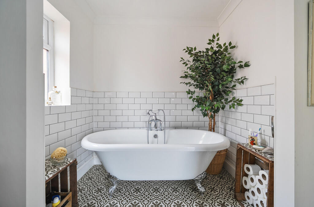 1304166-12-6841d8...