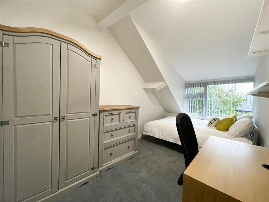 Flat 5-7.jpg