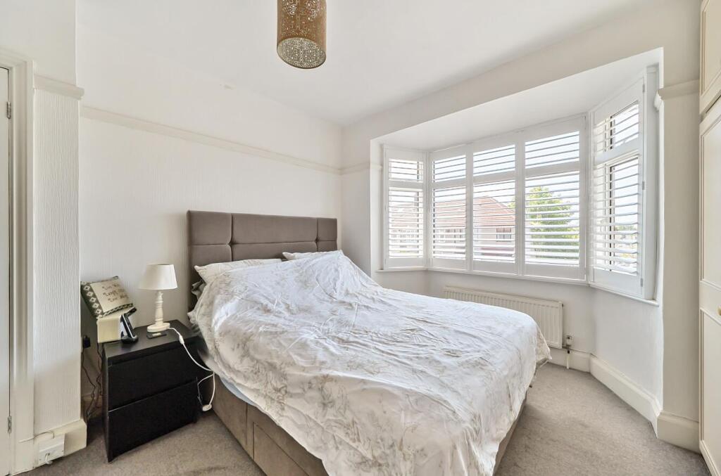 Bedroom 1a.jpg