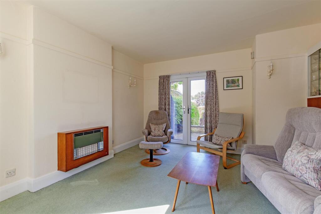 Reception Room-1.jpg