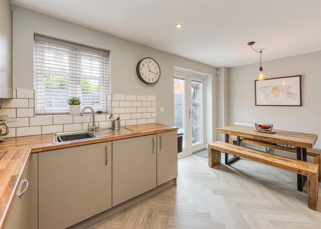 5 Marl Way-kitchen4 AUG24.jpg