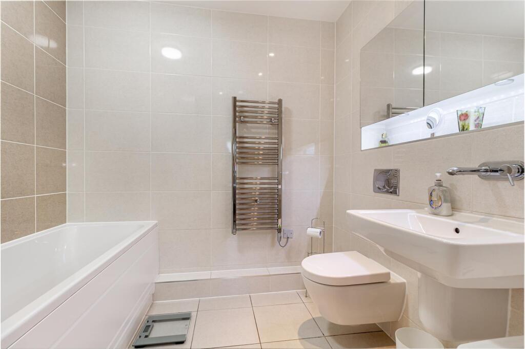 Ensuite-2.jpg