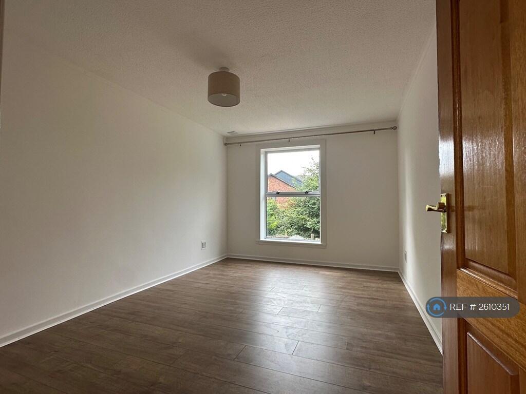 Upstairs Bedroom 2