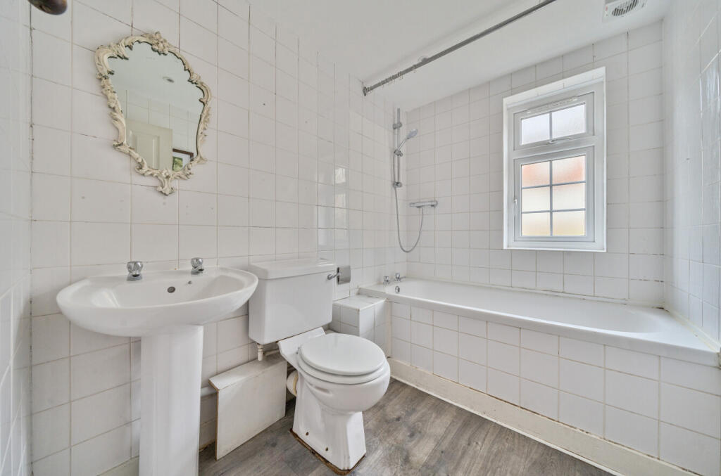 1361540-5-68de772...