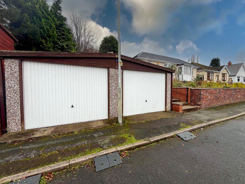 DETACHED DOUBLE GARAGE