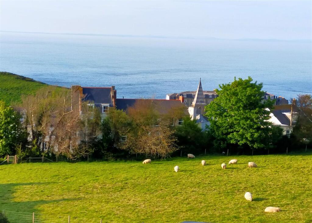 Flat3, 19 Montpellier Terrace 2 - Edited.jpg