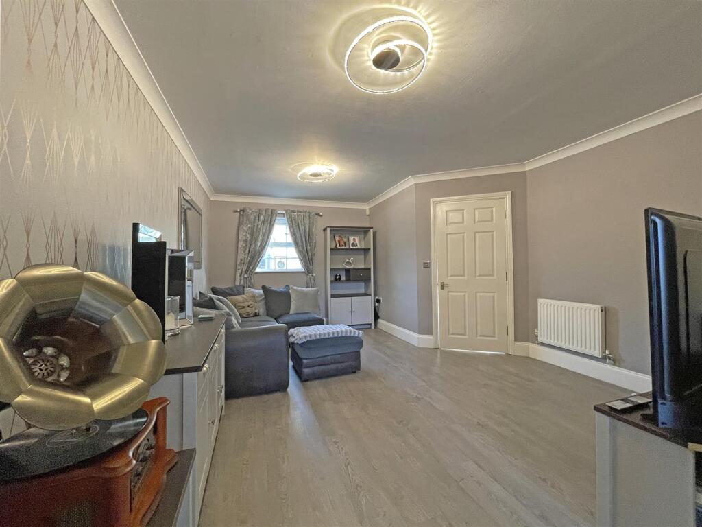 Temeraire Road 85 lounge for inside...jpg