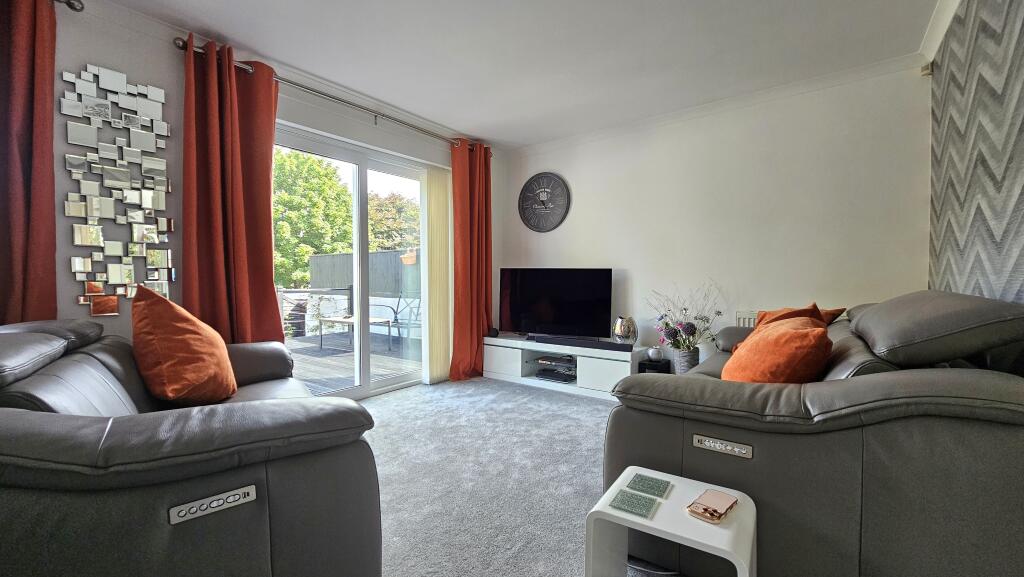 Lounge / dining room