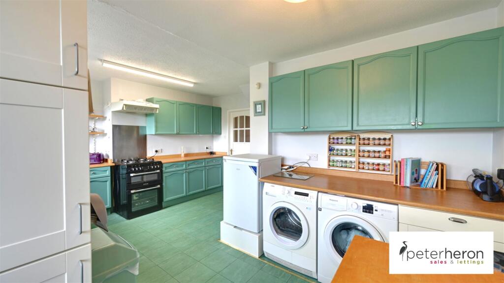 Breakfasting Kitchen