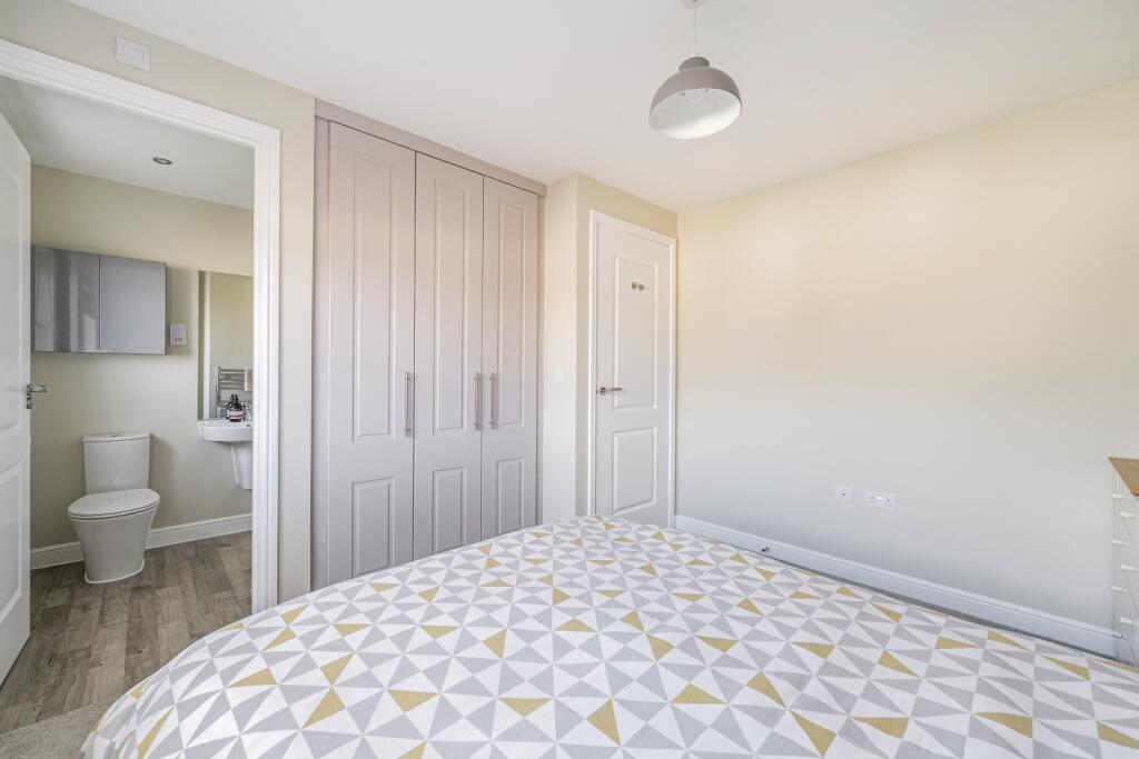 1363440-7-68e38f7bb6396