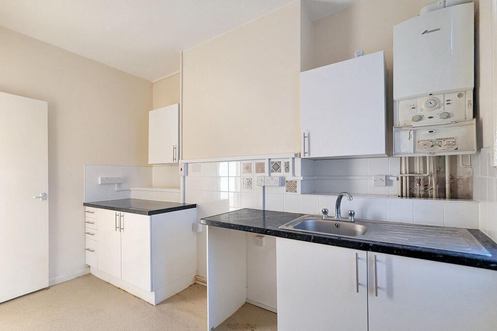 19B Tadmore Street, London W12 8AH